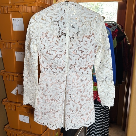 Alexis Manolo Lace Romper in Ivory from Revolve Size Medium - Picture 9 of 12